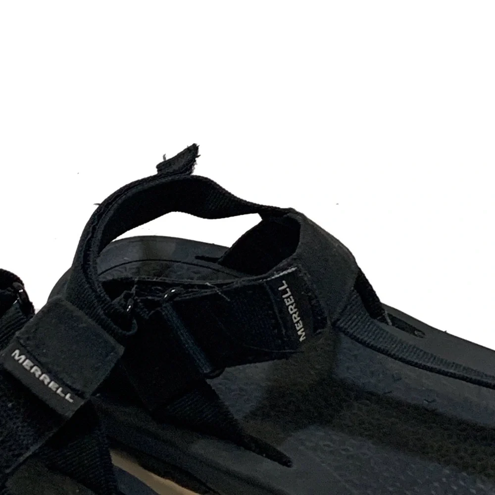 11 / Merrell sandals